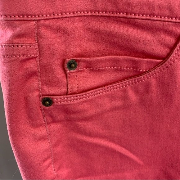 Joe Fresh Pink Slim Fit Capri Cotton Jeans | 14 - Picture 5 of 7